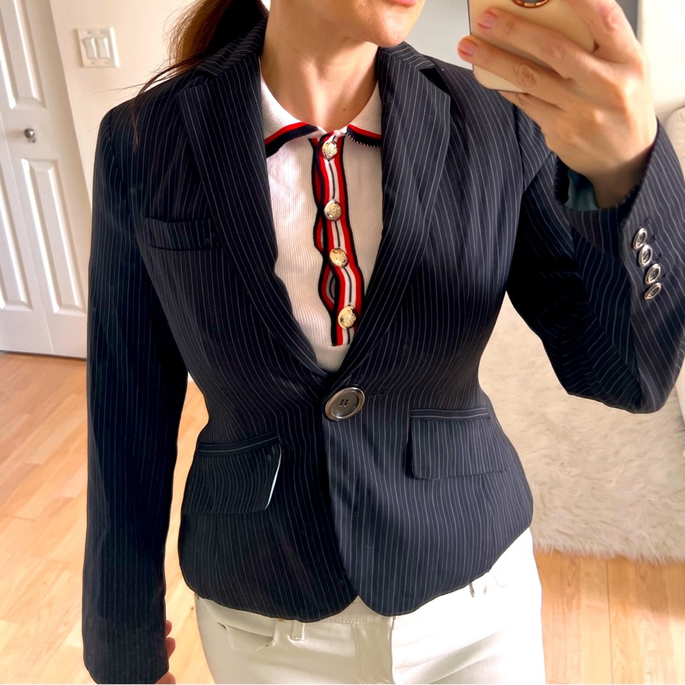 ELEGANT PINSTRIPE PROFESSIONAL BLAZER LIKE NEW
